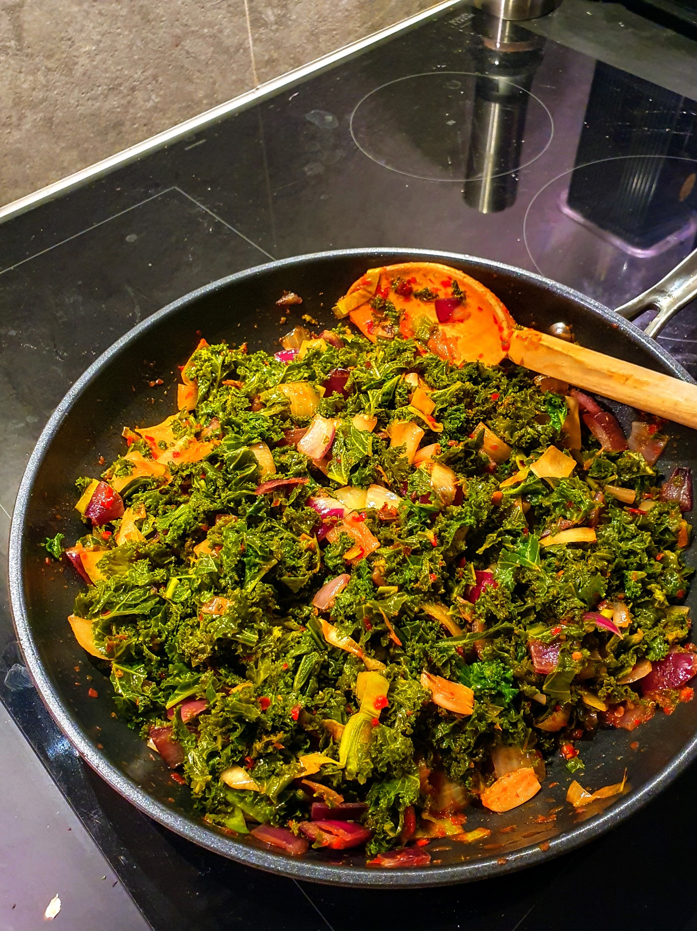 Superior green cabbage gratin with cheese.